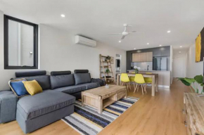 Central 2 Bed Apartment With Pool, Walking Distance To Beach